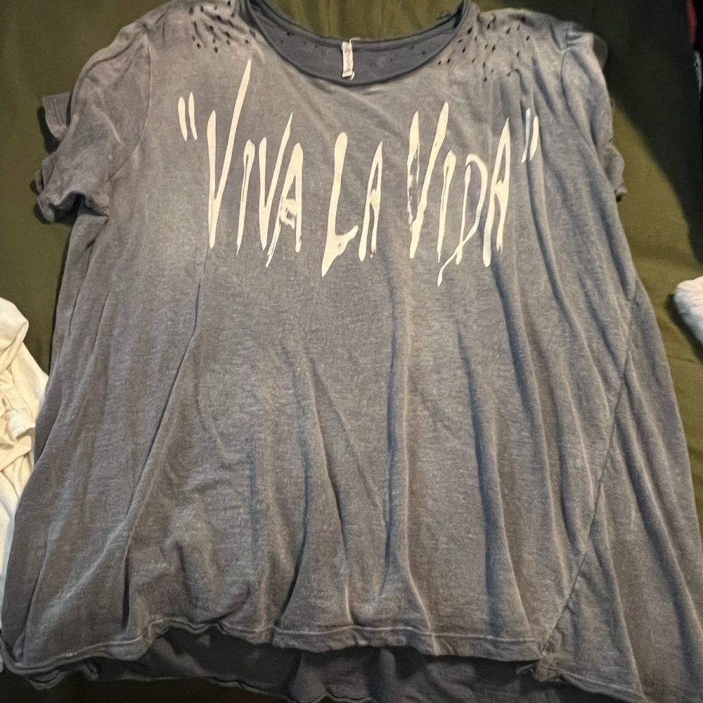 Magnolia pearl tee